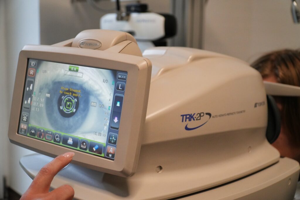 Badanie wzroku Karolina Leszek Twoje okulary Iława salon optyk optometrysta